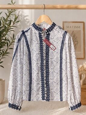 Women's White and Navy Lace-Trimmed Long Sleeve Blouse